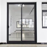 Від удару урагану розсувні двері патіо